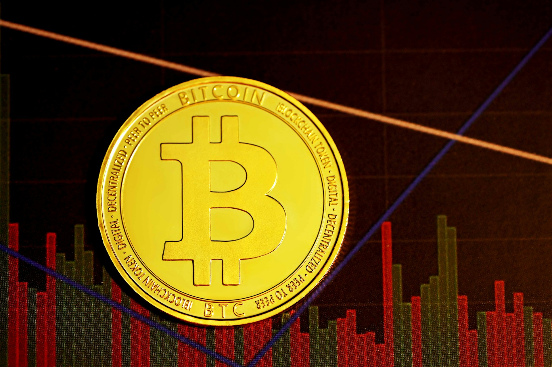 Bitcoin Hits $107K, Yet Mvrv Ratio Signals Market Exhaustion