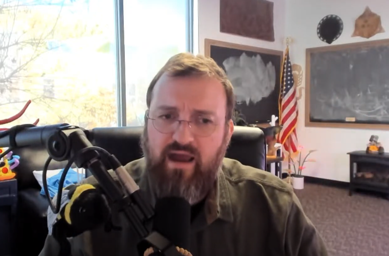 Cardano Showdown: Hoskinson Stands Firm Against Whale Criticism