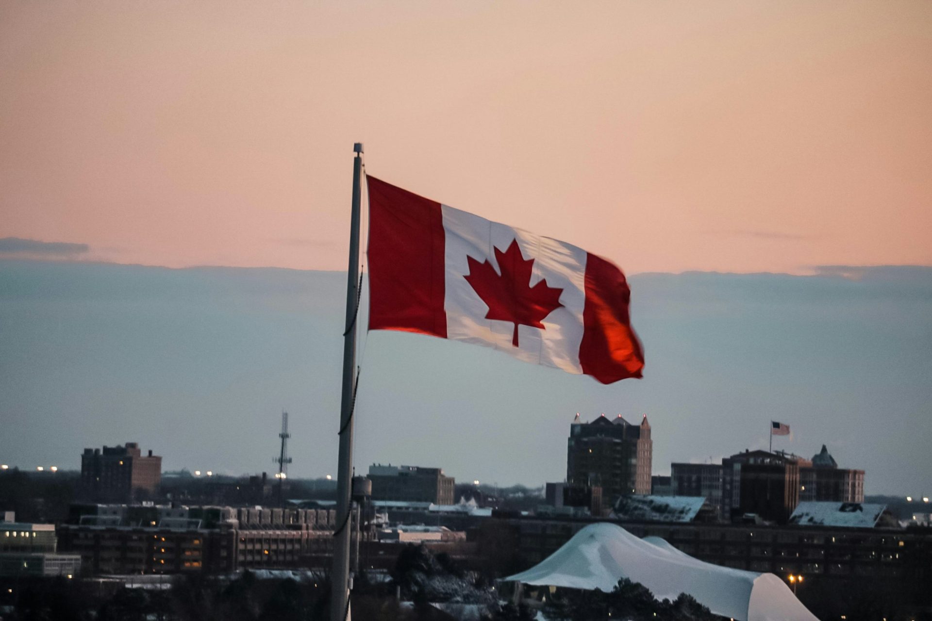 Canadian Crypto Traders Face 40% Tax Fraud Warning