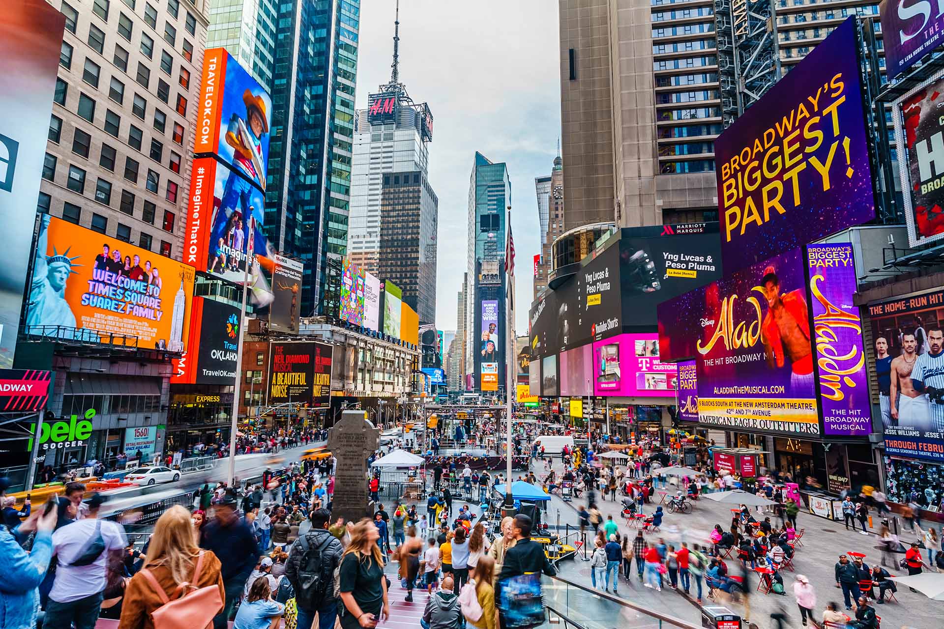 Xrp “589” Sparks Buzz In Times Square Crypto Scene