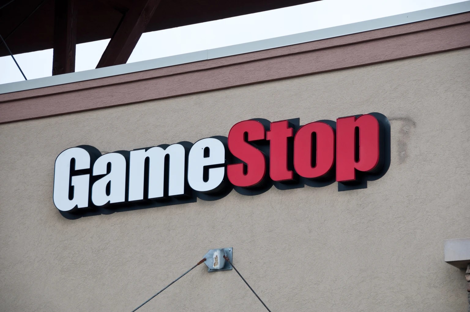 Gamestop Moves Complete Bitcoin Stack, Analysts Warn Exit