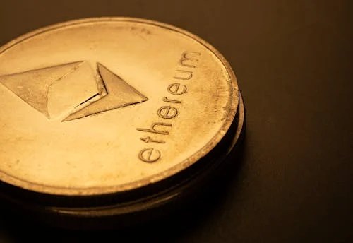 Ethereum Dips Below Realized Price: See What Investors Are Doing