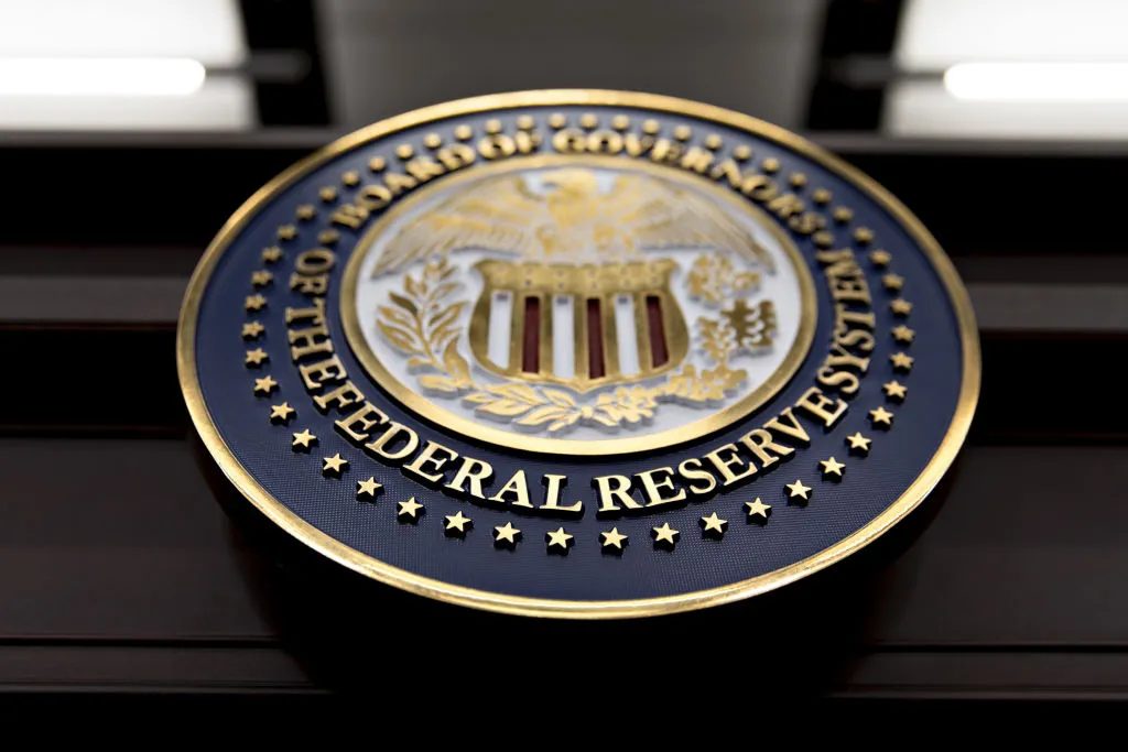 FED Officials Hint at Future Interest Rate Directions