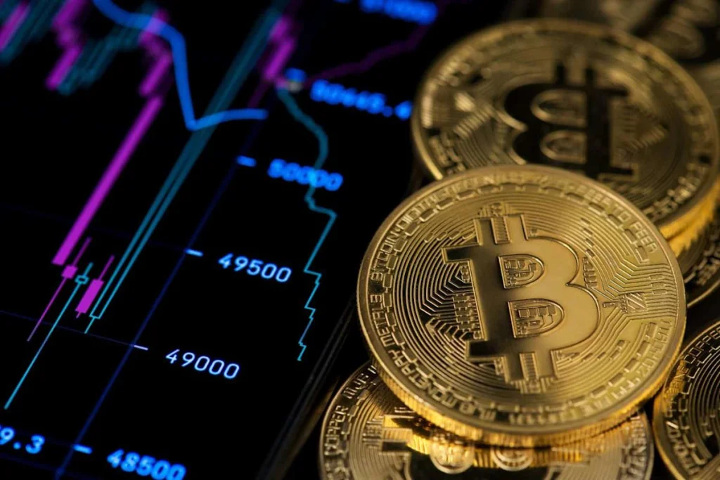 Bitcoin Price Risk: Analyst Indicates Critical Level to Watch