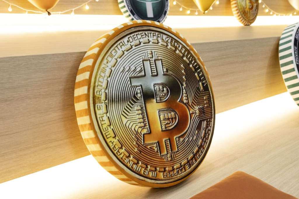 Strive CEO: Binance Resilient but Cautions on Bitcoin